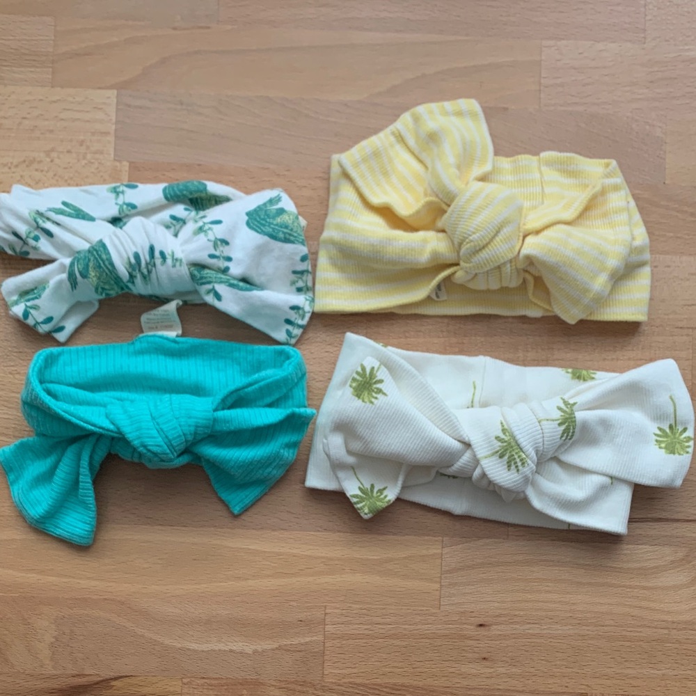 Adorable Bundle of Kate Quinn Size M Bows (x4)